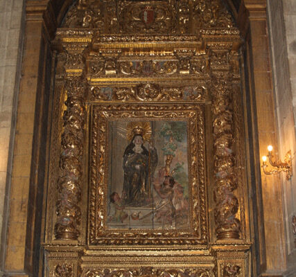 Restauro do retábulo do Altar do Milagre das Rosas